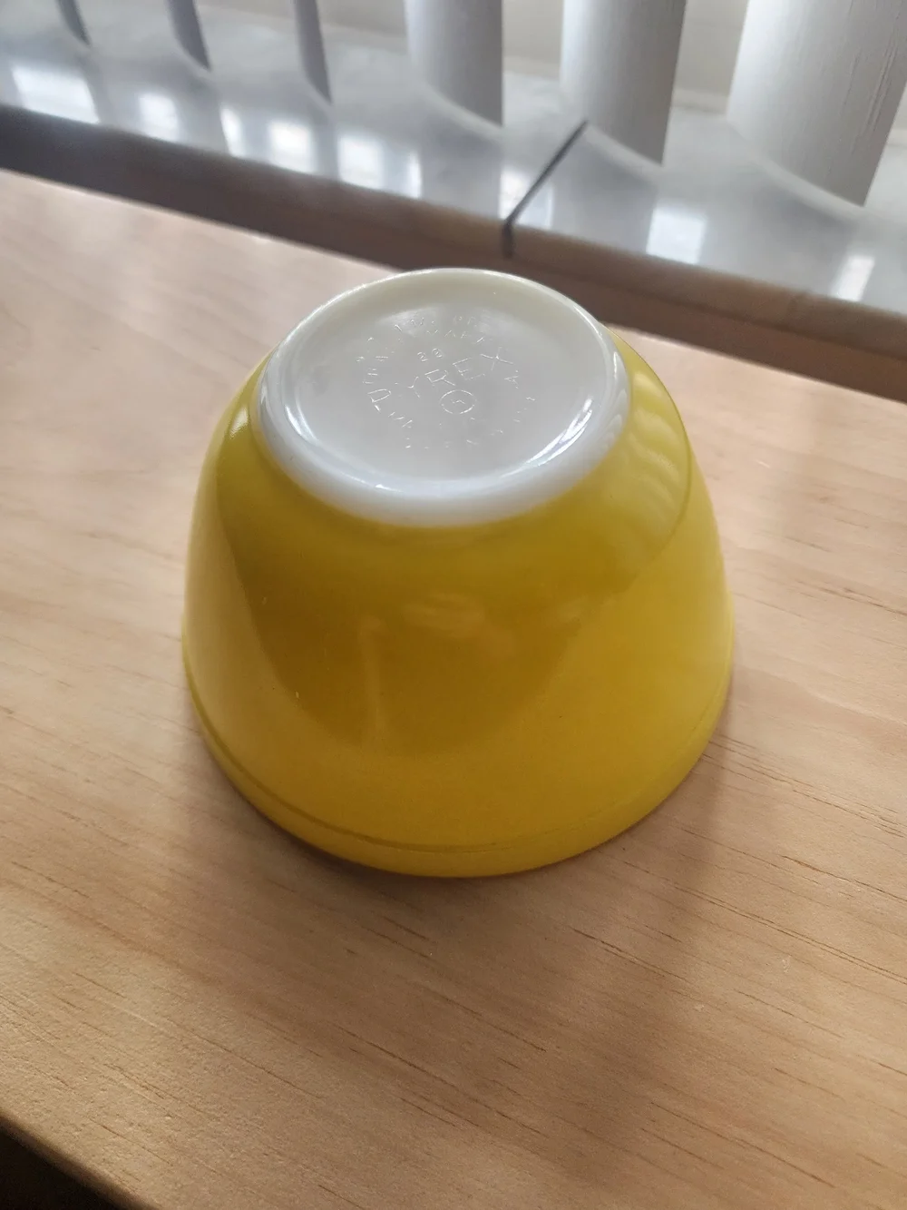 Vintage Yellow Pyrex 401 1 1/2 Pt Mixing Bowl